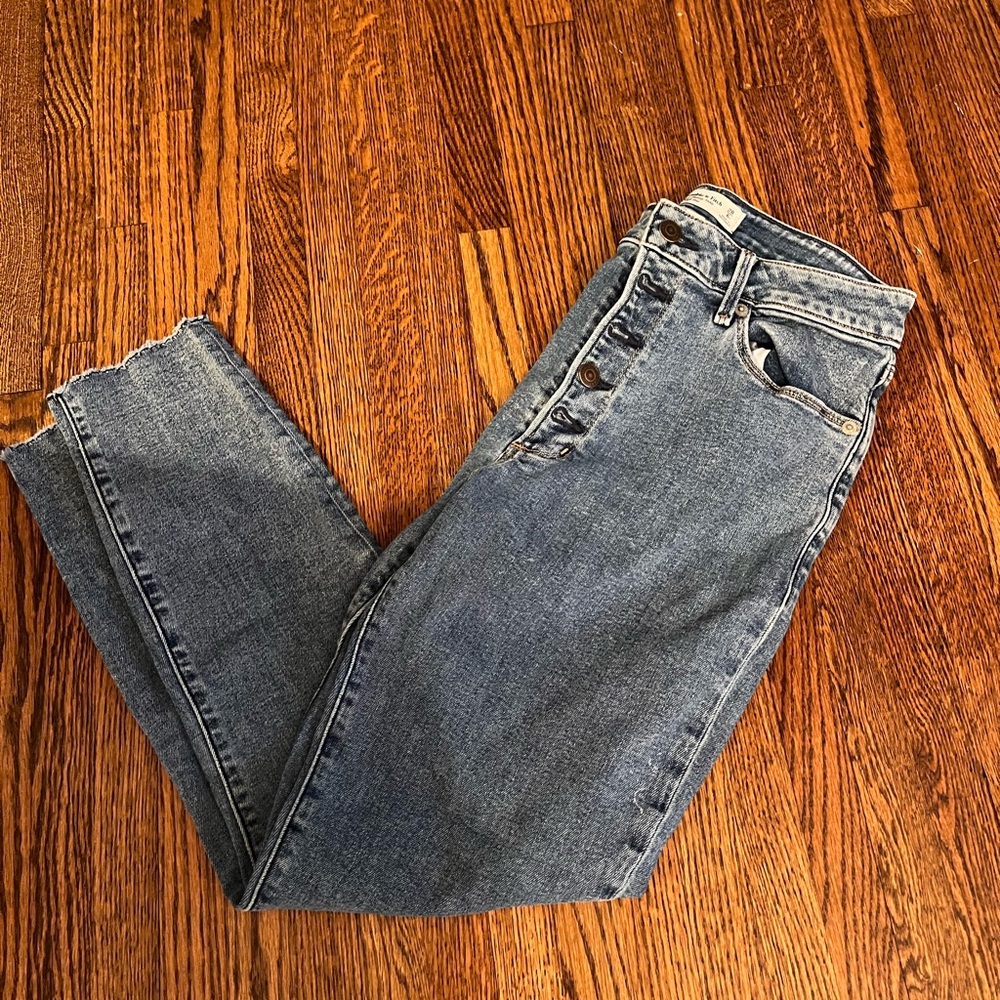 Abercrombie curve love the super high skinny ankle button jean size 6 28R